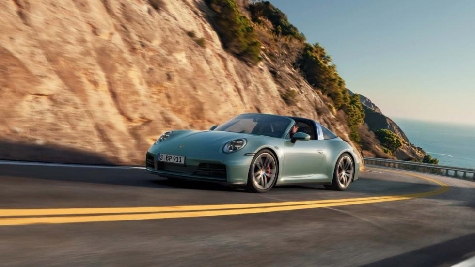 Ντεμπούτο για την ανανεωμένη Porsche 911 Carrera 4S 